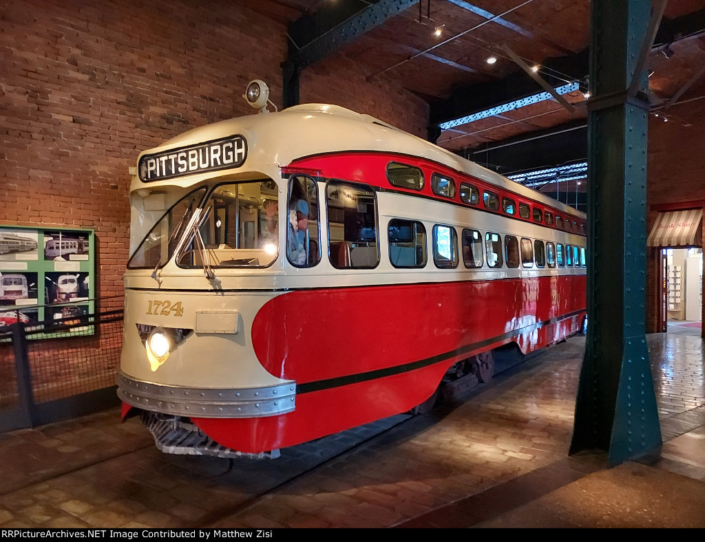 Pittsburgh Streetcar 1724